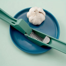 Household stainless steel garlic press without peeling, manual garlic puree pressing tool, kitchen convenient and delicious